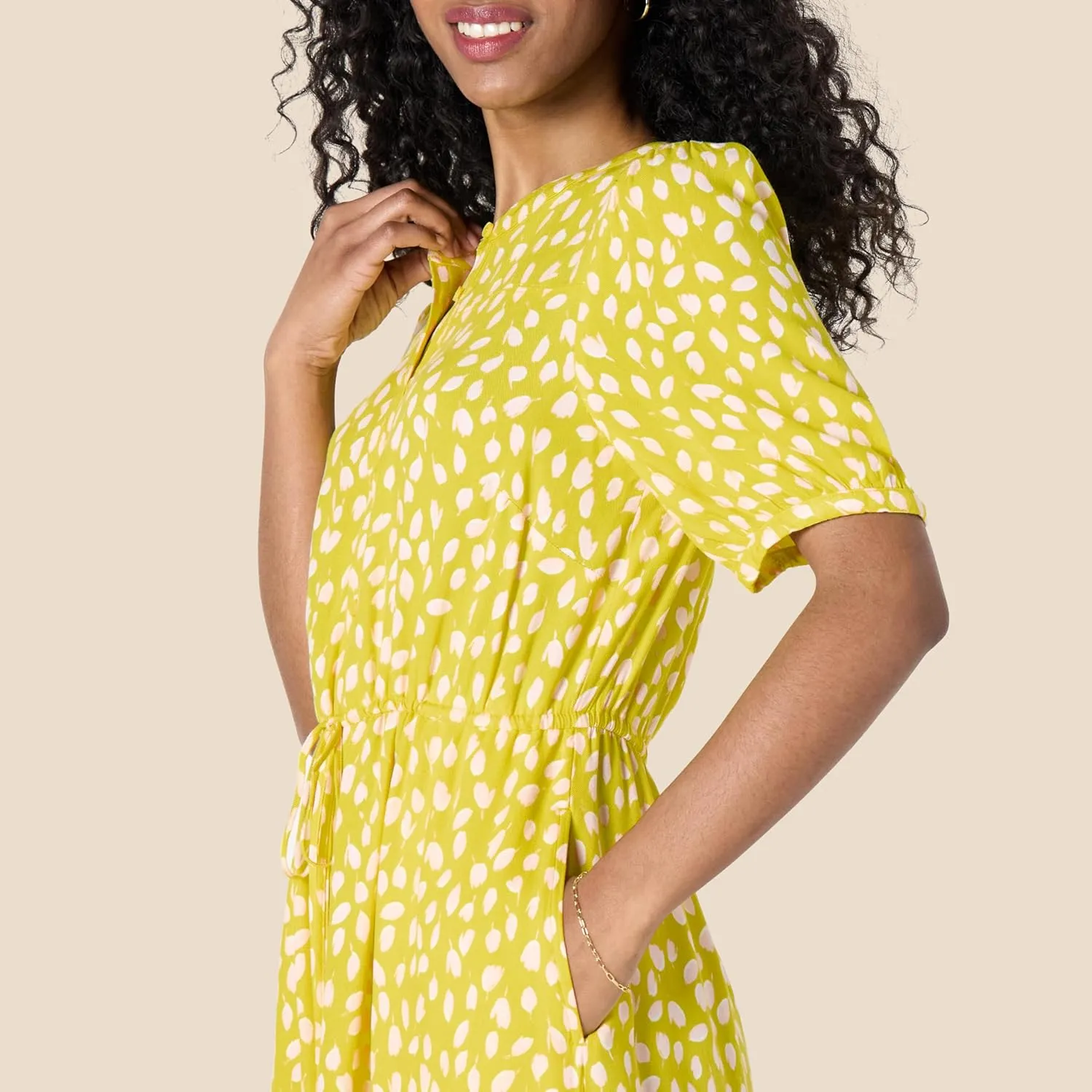 Amazon Essentials Women's Relaxed Fit Half-Sleeve Waisted Midi A-Line Dress