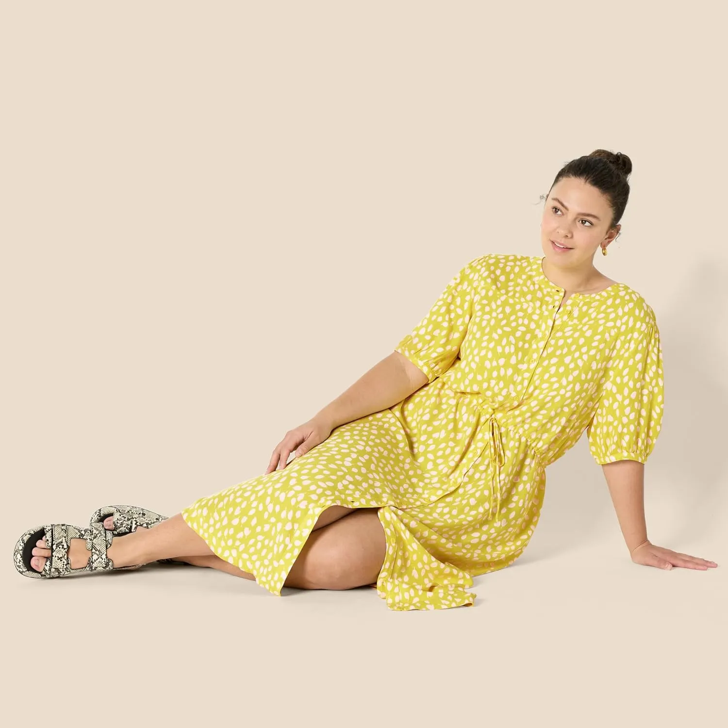 Amazon Essentials Women's Relaxed Fit Half-Sleeve Waisted Midi A-Line Dress