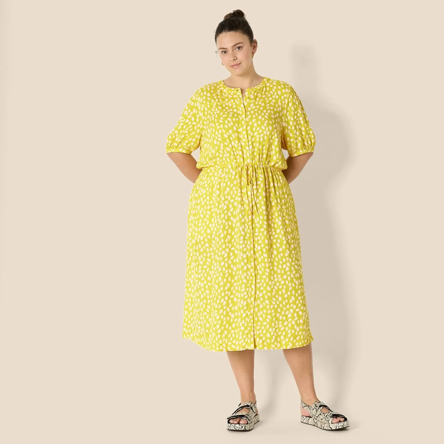 Amazon Essentials Women's Relaxed Fit Half-Sleeve Waisted Midi A-Line Dress