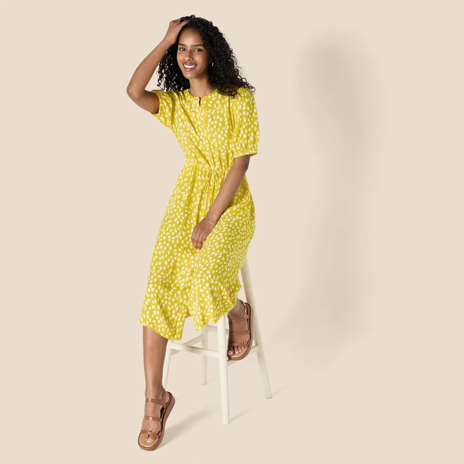 Amazon Essentials Women's Relaxed Fit Half-Sleeve Waisted Midi A-Line Dress